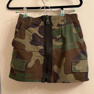 FURST‎ of a Kind Camo Skirt Size 2